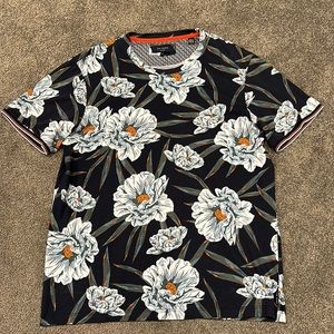Men’s Ted Baker Floral T-shirt Sz 4